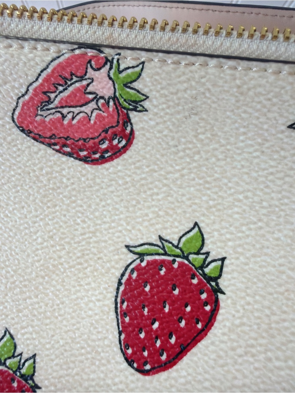 Coach Cream Pebbled Leather Shoulder Bag with Red Strawberry Print - Picture 3 of 4